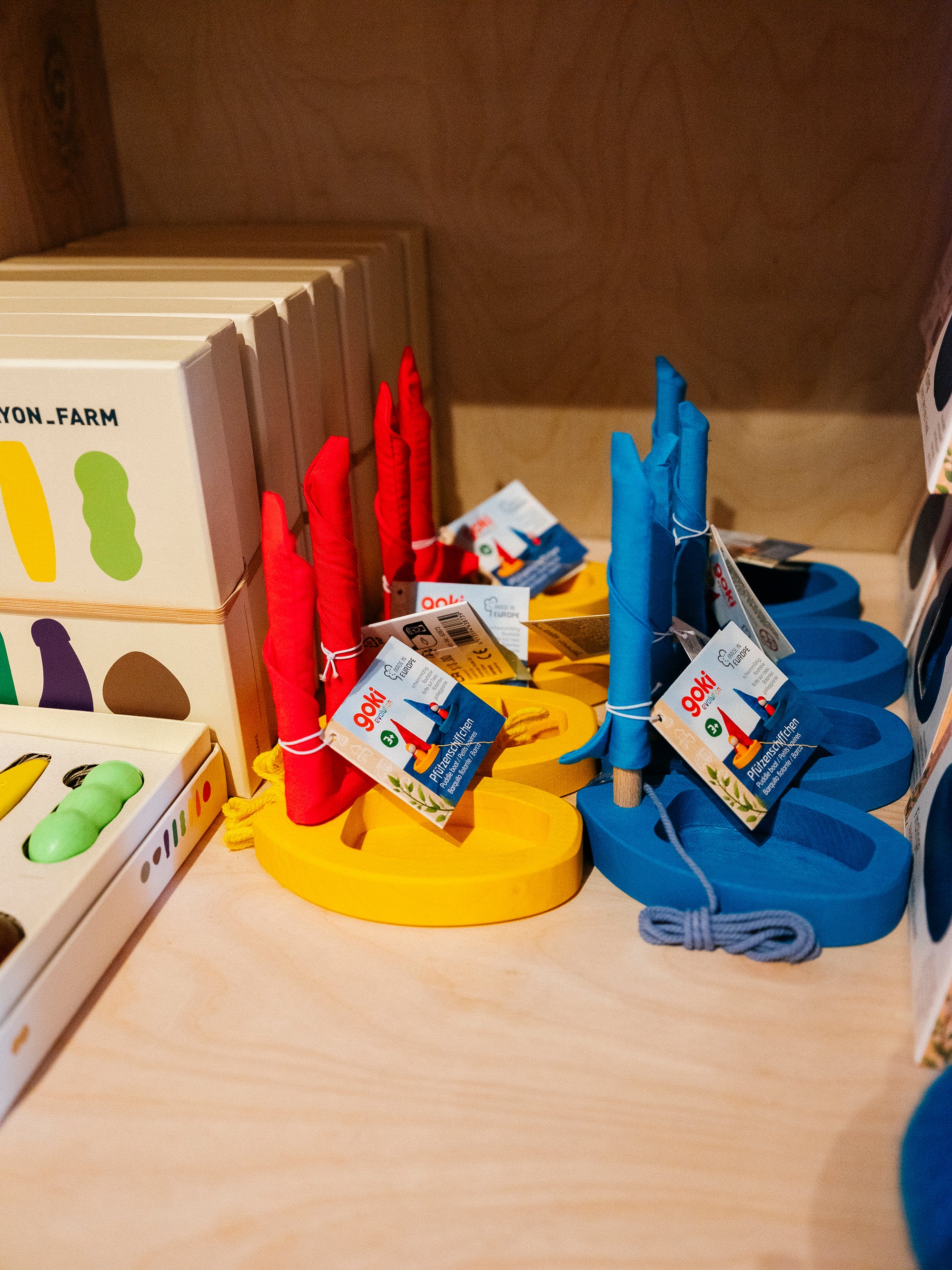 Wooden Puddle Sailboats | 2 Colors