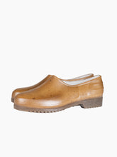 Load image into Gallery viewer, French Recycled Hemp Gardening Clogs in Sepia

