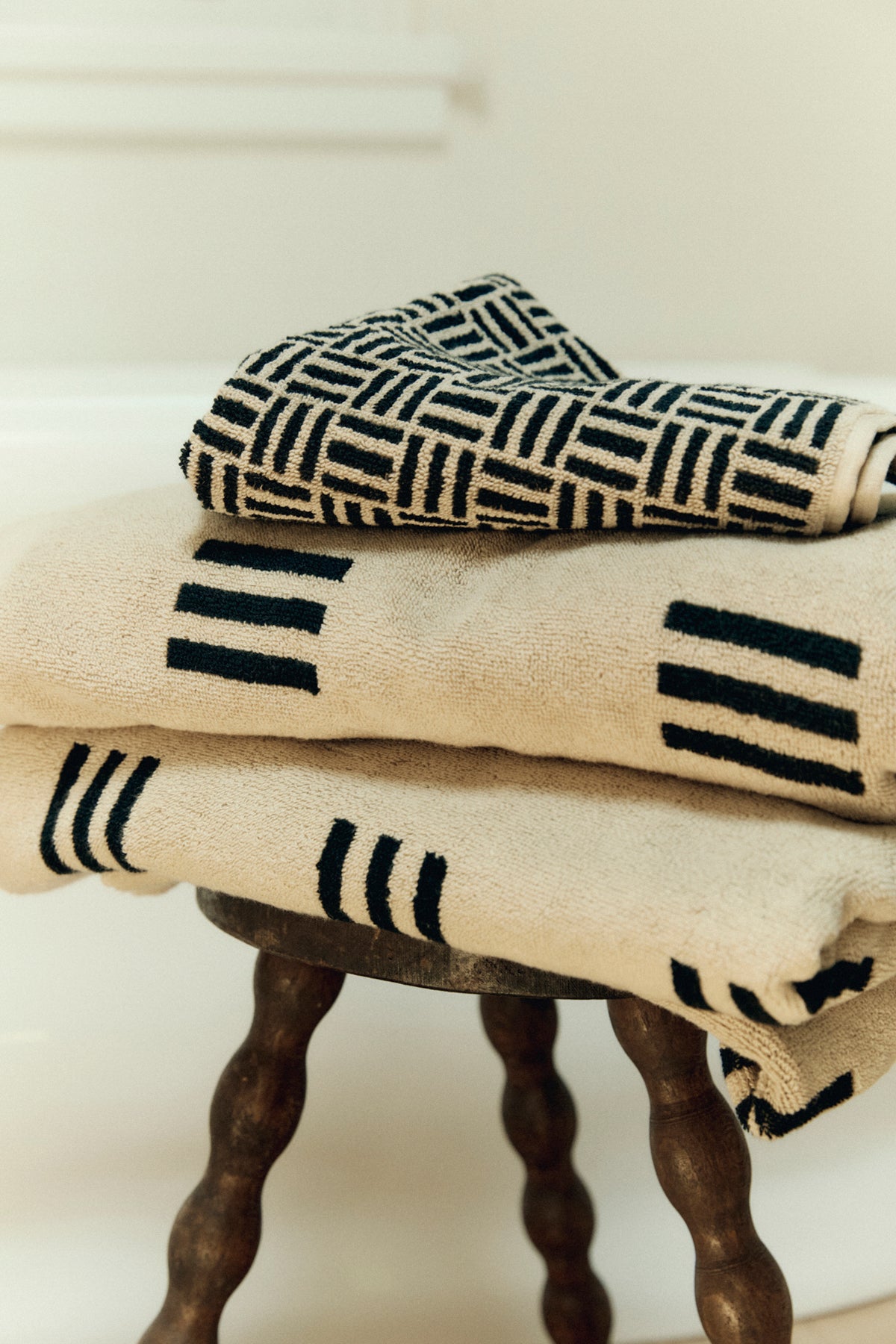 Organic Cotton Weave Towels | Sand & Noir
