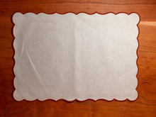 Load image into Gallery viewer, Lido Coated Placemat in Salt Pepper/Pain Brûle
