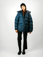 Load image into Gallery viewer, Classico Down Parka | Navy
