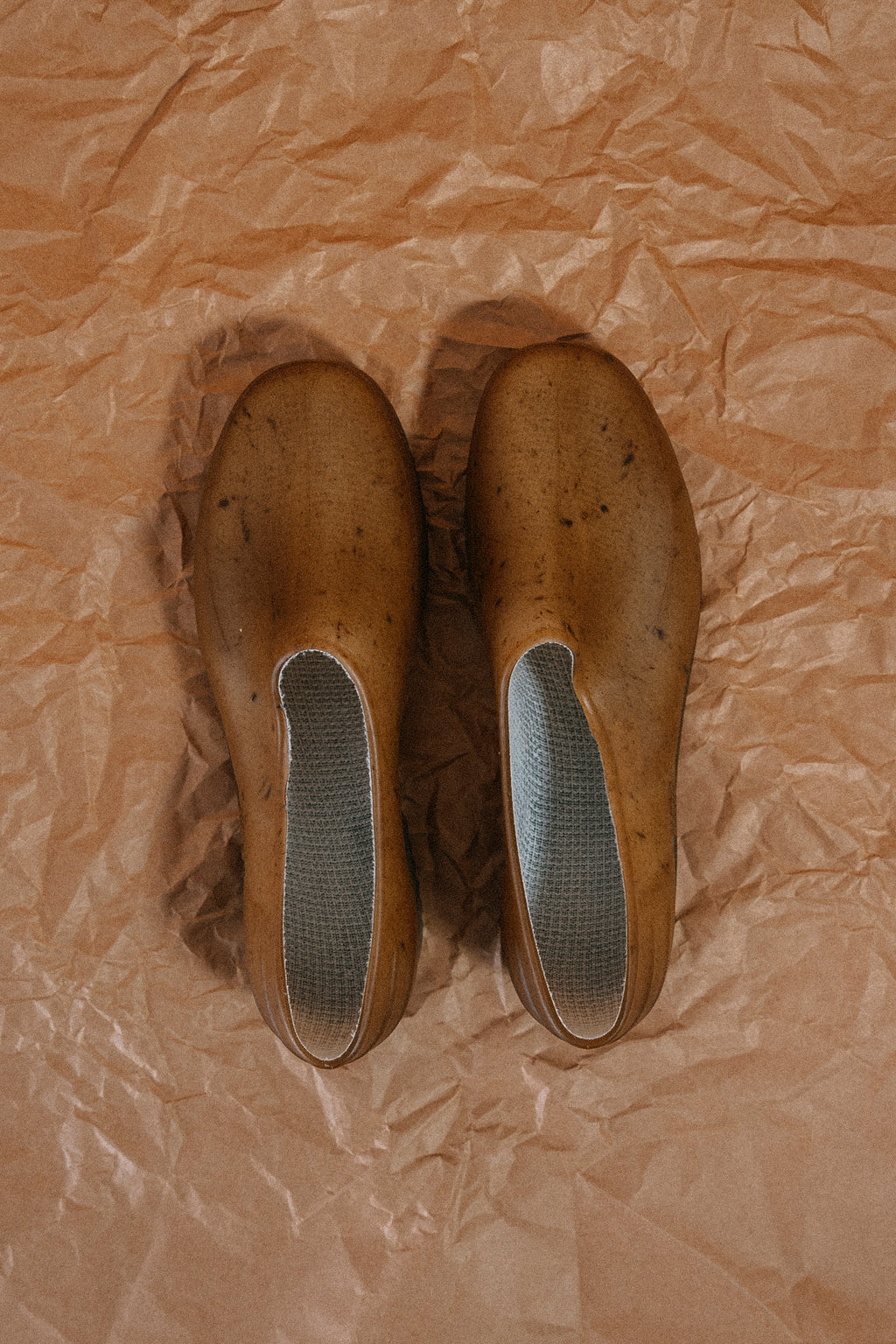 French Recycled Hemp Gardening Clogs in Sepia