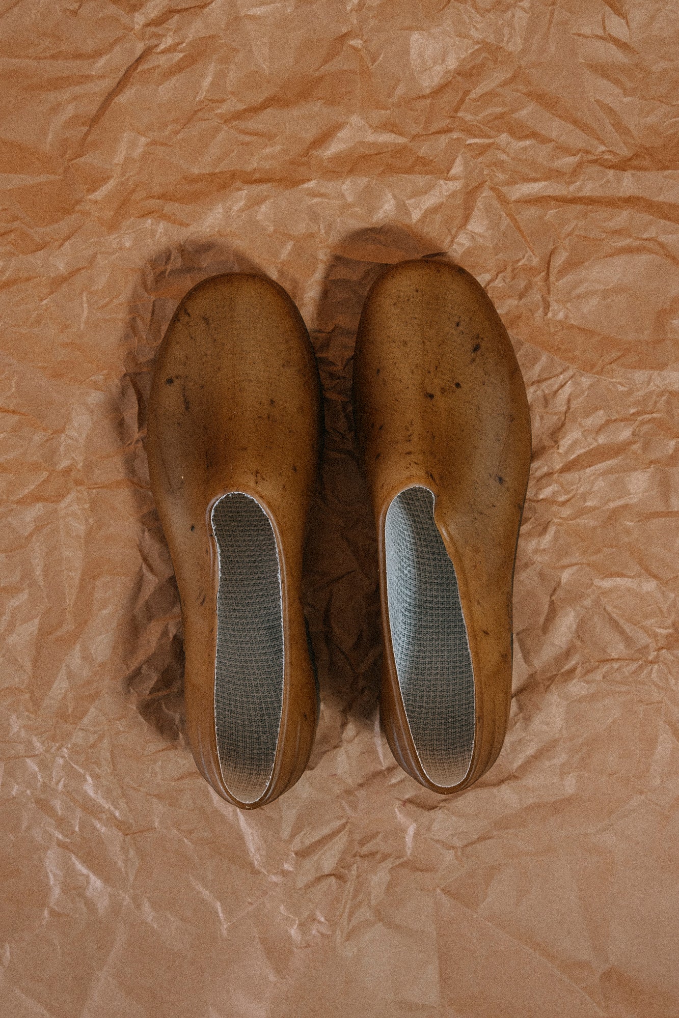 French Recycled Hemp Gardening Clogs in Sepia