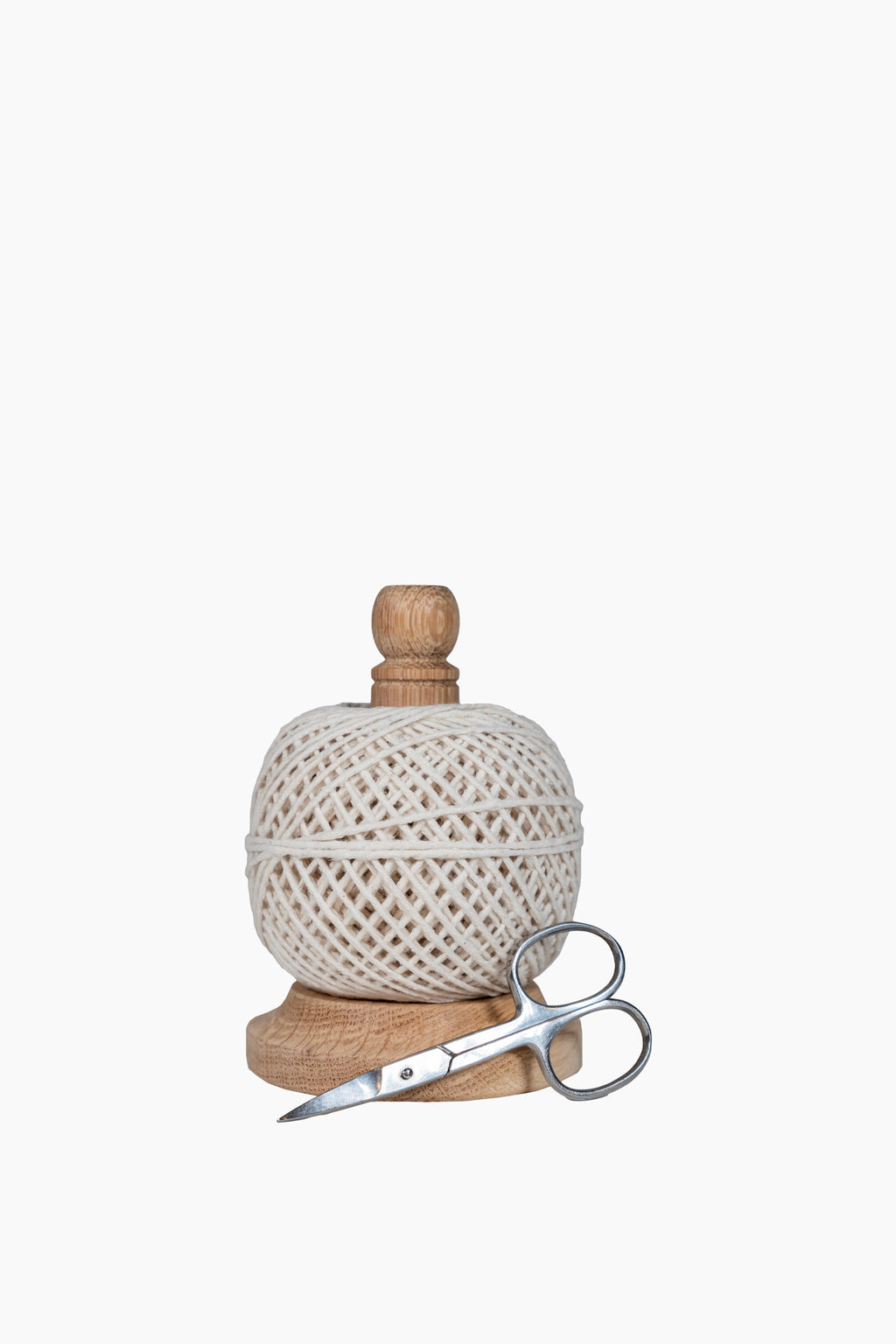 String Tidy with Scissors