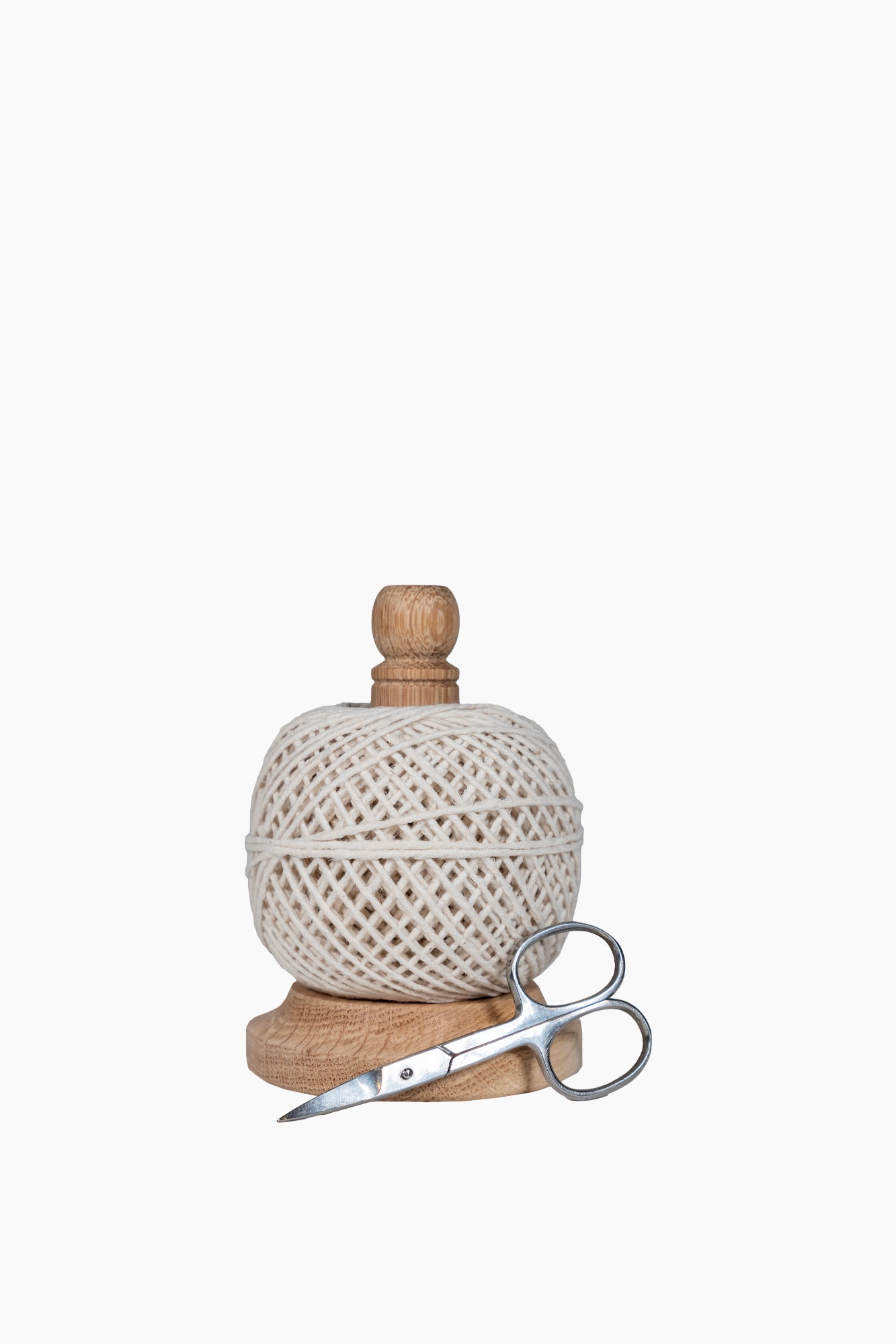 String Tidy with Scissors