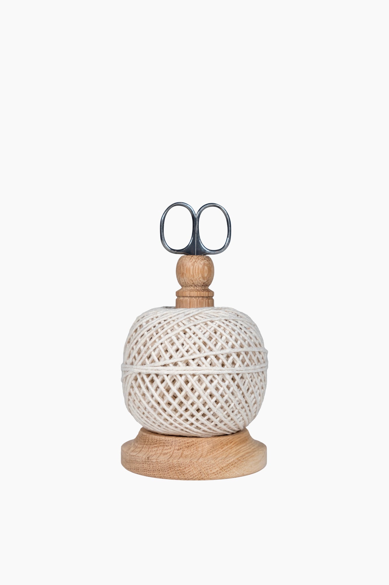 String Tidy with Scissors