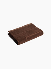 Load image into Gallery viewer, Organic Cotton Heritage Towels | Tabac &amp; Noir
