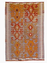 Load image into Gallery viewer, Vintage Kilim Rug
