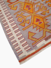 Load image into Gallery viewer, Vintage Kilim Rug
