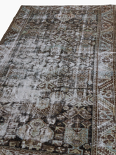 Load image into Gallery viewer, Vintage Mahal Rug

