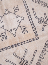 Load image into Gallery viewer, Vintage Oushak Rug
