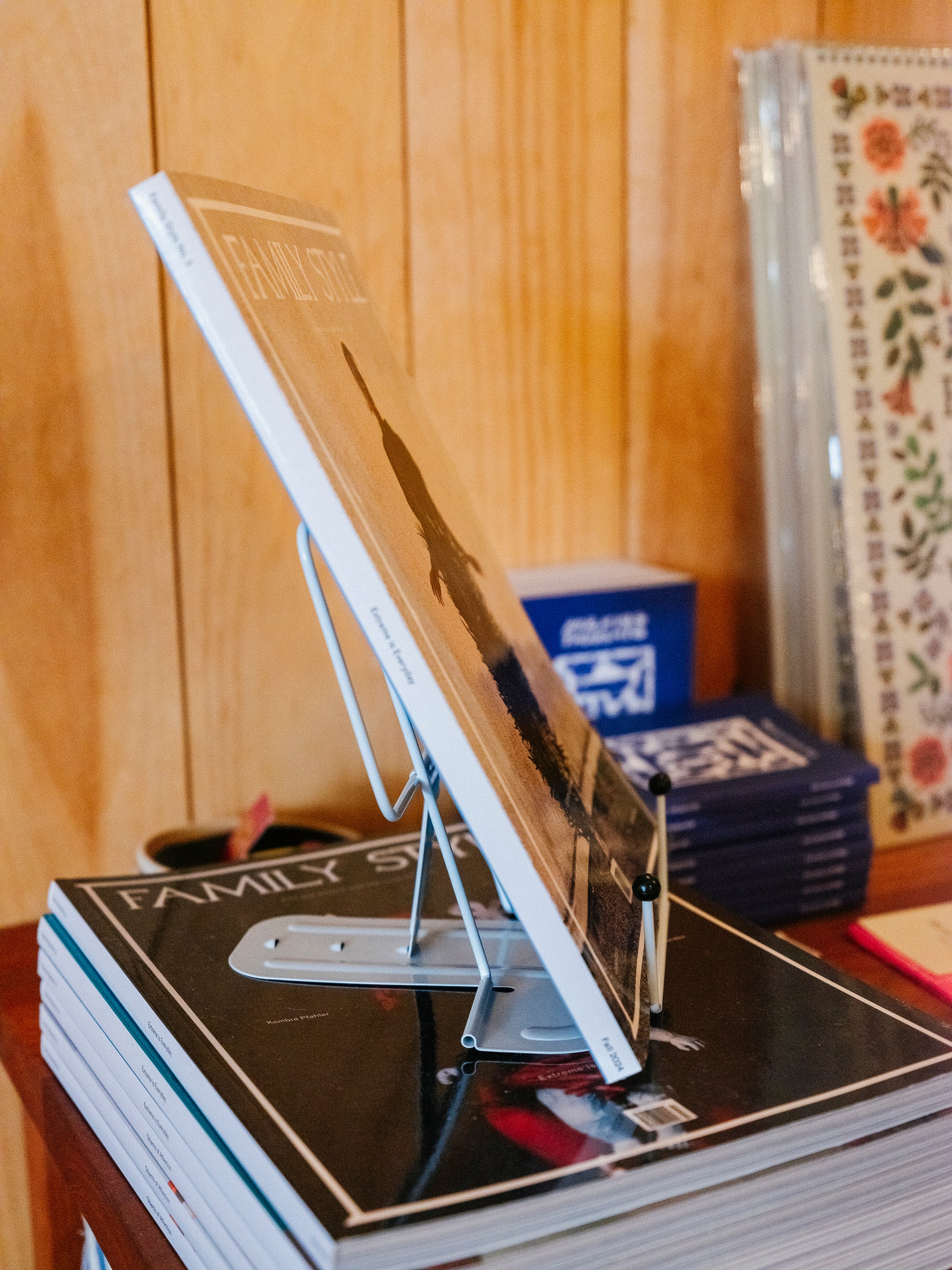 Metal Book Rest | 3 Colors