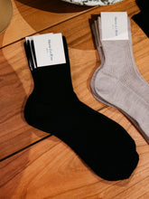 Load image into Gallery viewer, English Socks
