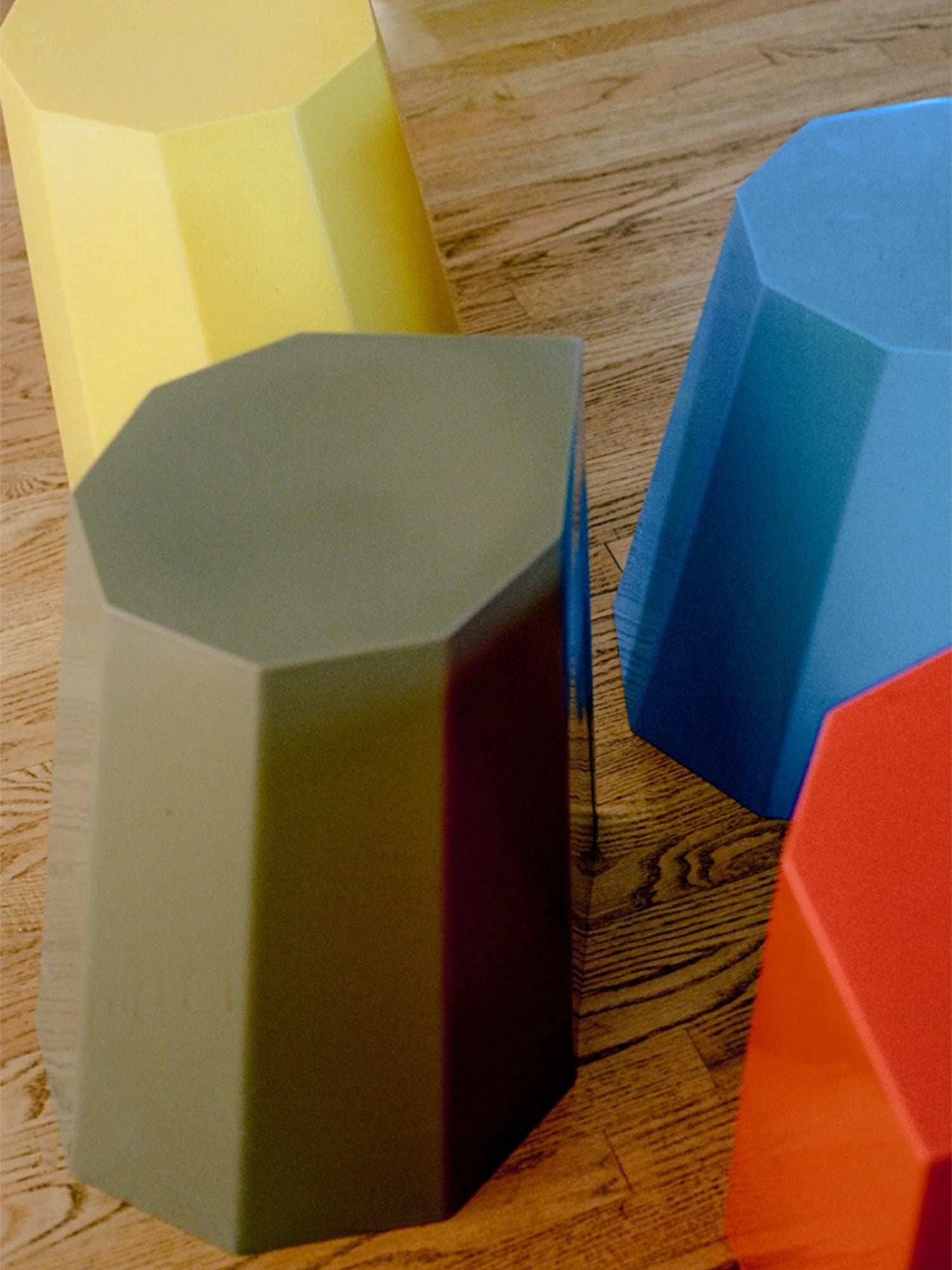 Arnold Circus Stool | 4 Colors