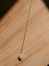 Load image into Gallery viewer, Baroque Pearl Drop Necklace
