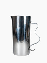 Load image into Gallery viewer, Squiggle Pitcher
