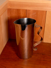 Load image into Gallery viewer, Squiggle Pitcher
