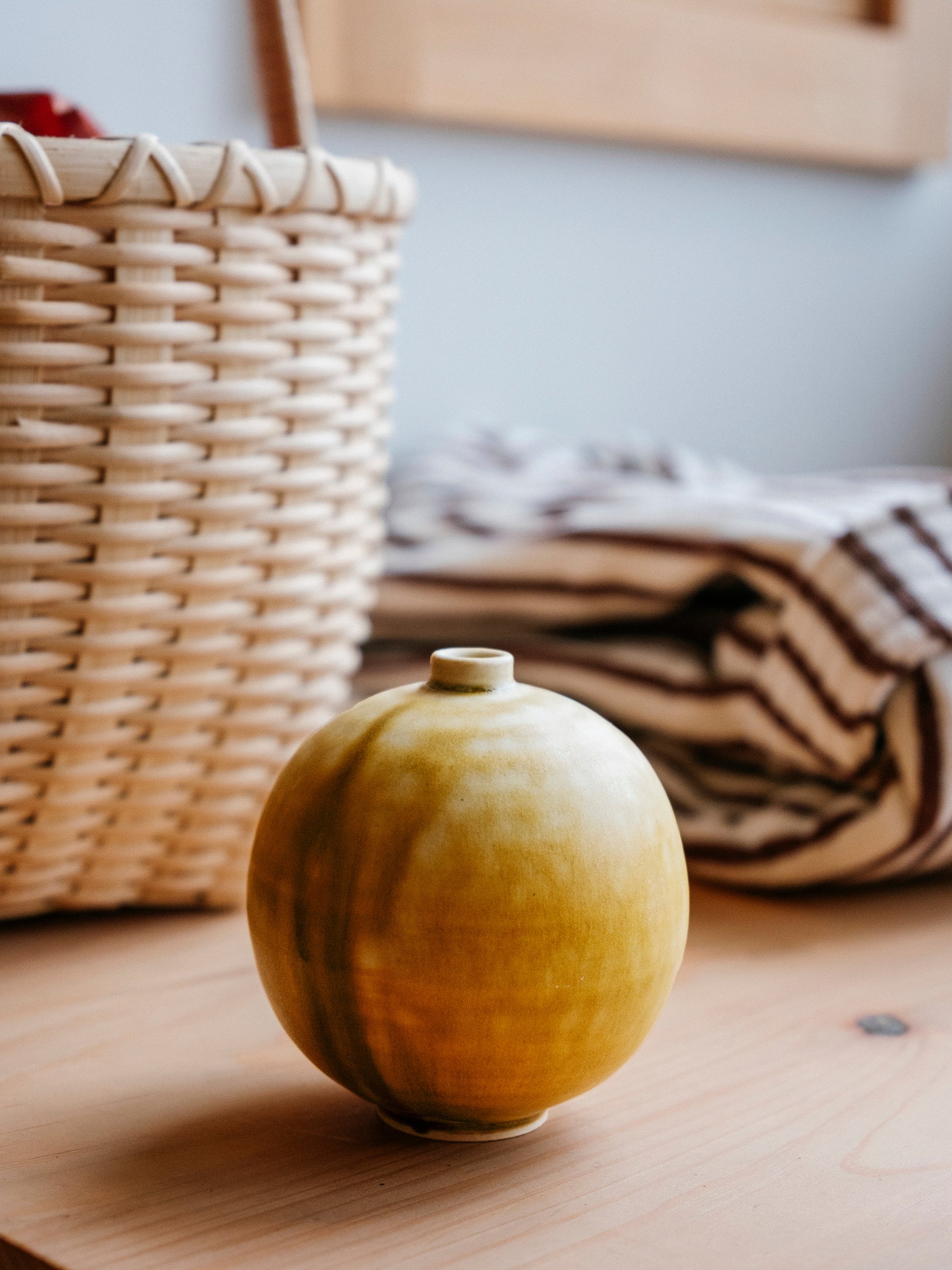 Orb Vase - Thumbnail 3