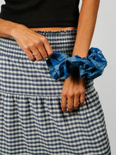 Load image into Gallery viewer, Water Scrunchie
