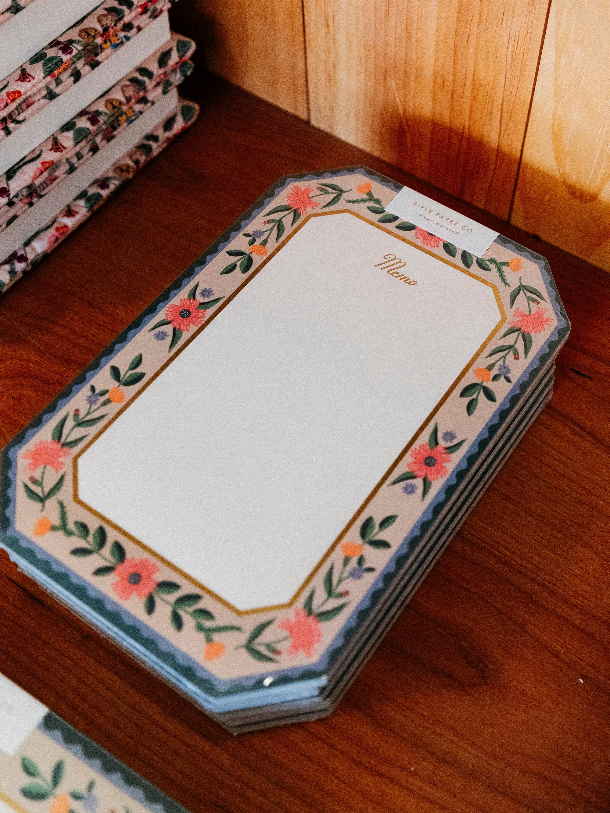 Aster Memo Pad