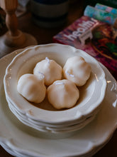 Load image into Gallery viewer, Garlic Candle | Unscented
