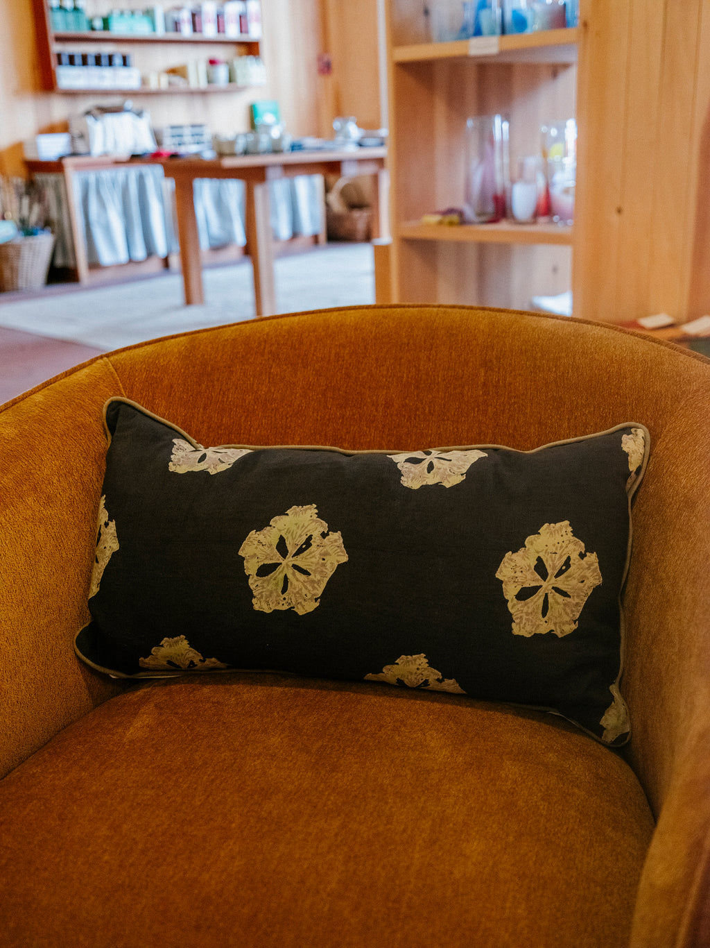 Leaflet Lumbar Pillow