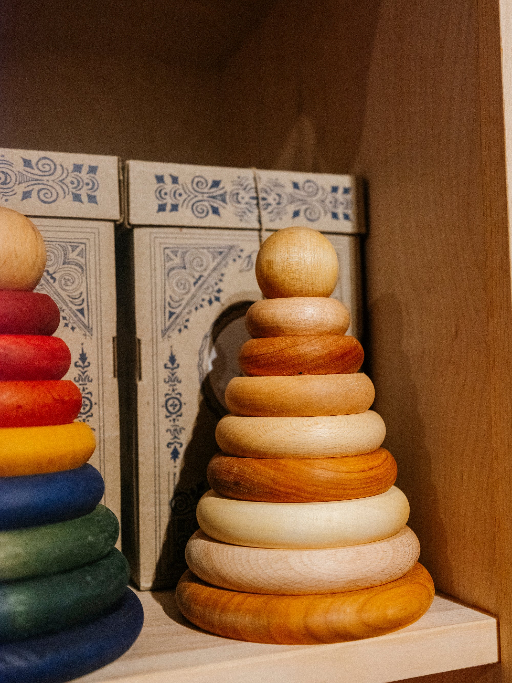 Natural Round Pyramid