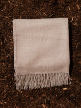 Load image into Gallery viewer, Alpaca Throw - Fawn
