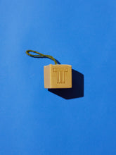 Load image into Gallery viewer, Carrot &amp; Turmeric Cube
