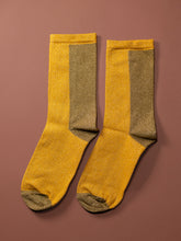 Load image into Gallery viewer, Two-Tone Curry Socks
