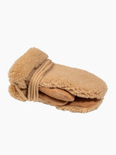 Load image into Gallery viewer, Light Camel Children&#39;s Sheepskin Mittens
