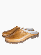 Load image into Gallery viewer, French Recycled Hemp Mules in Sepia
