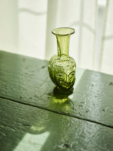 Load image into Gallery viewer, Vase Tête - Olive
